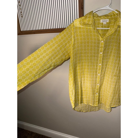 Velvet by Graham & Spencer Yellow Medallion Print Cotton Button Down Shirt M - Picture 4 of 9